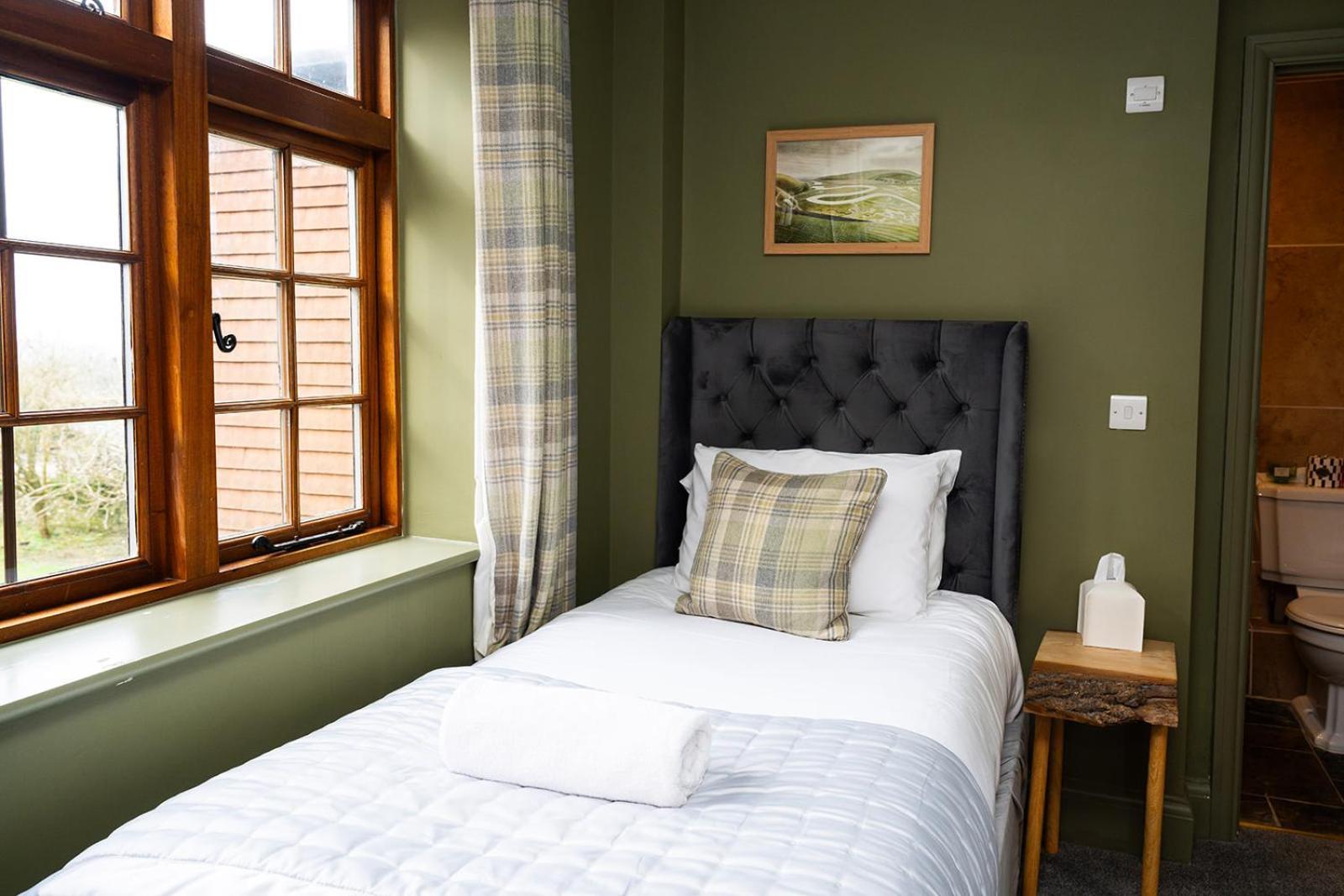 Tottington Manor Hotel Henfield Buitenkant foto