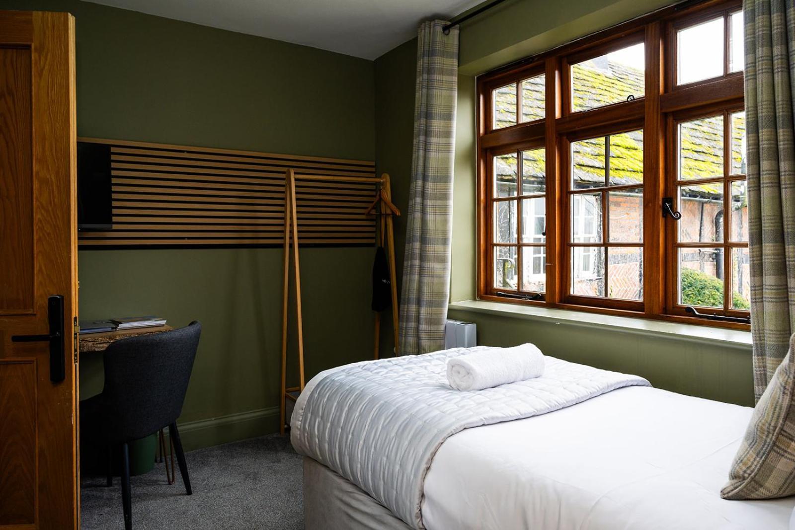 Tottington Manor Hotel Henfield Buitenkant foto