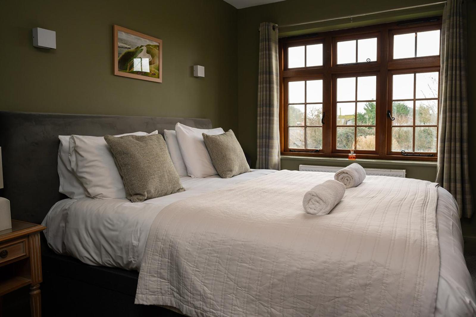 Tottington Manor Hotel Henfield Buitenkant foto